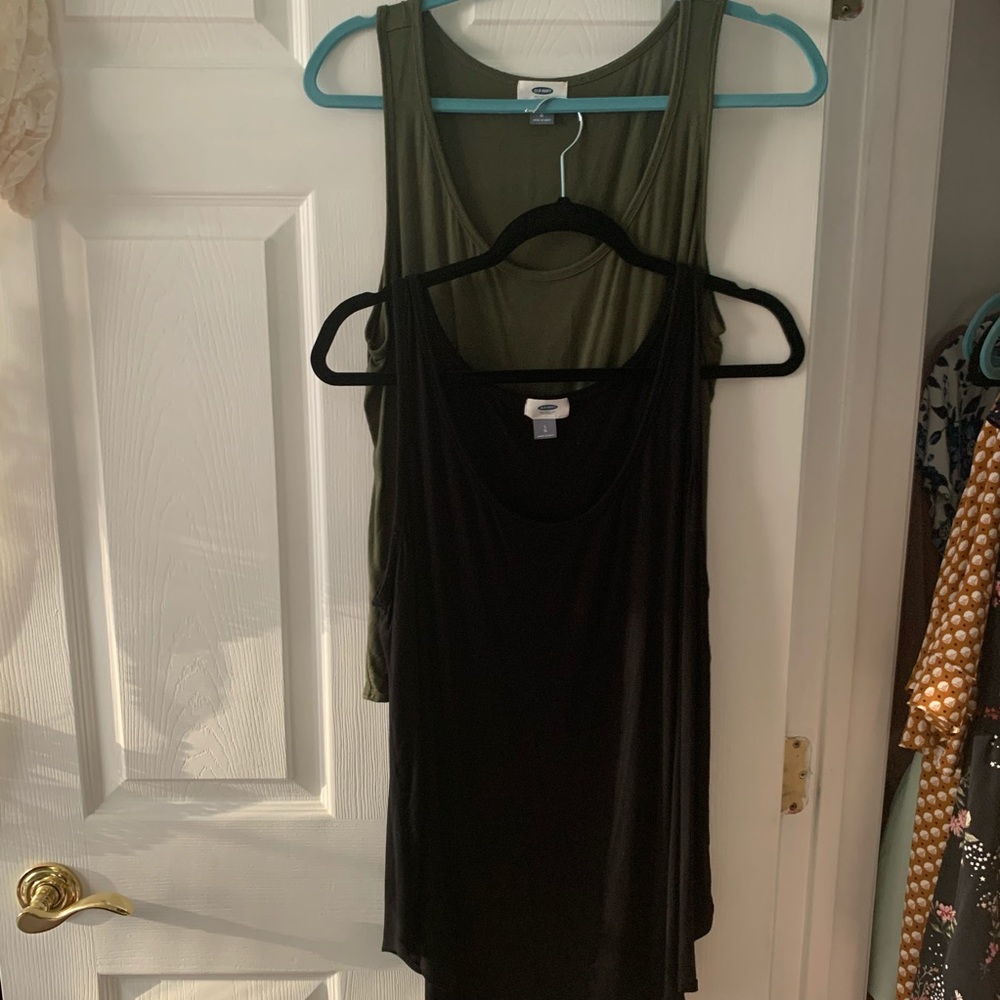 Lot of (2) Relaxed Tank Tops, size L